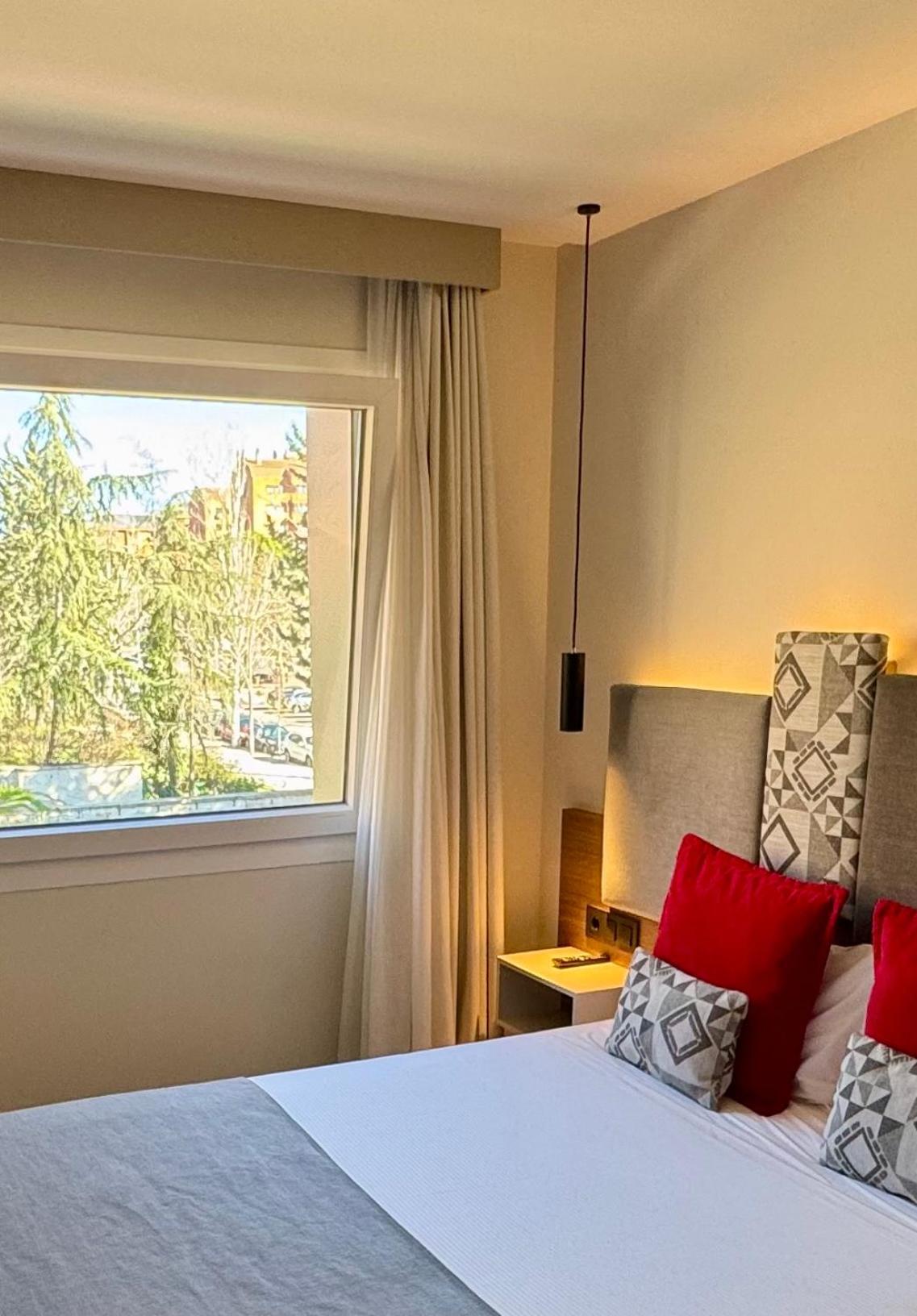 Urban A+++ Hotel Tres Cantos Kültér fotó