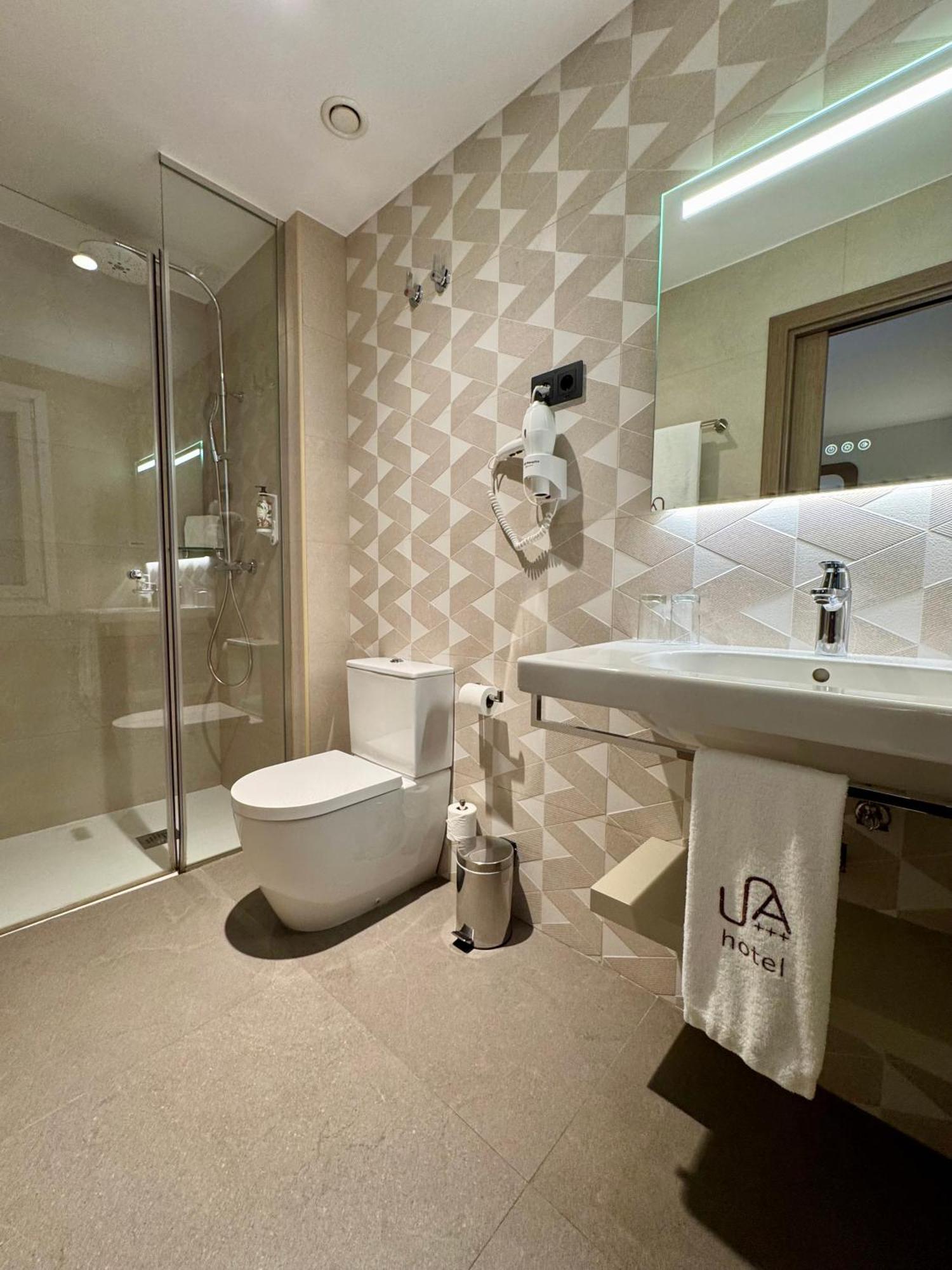 Urban A+++ Hotel Tres Cantos Kültér fotó