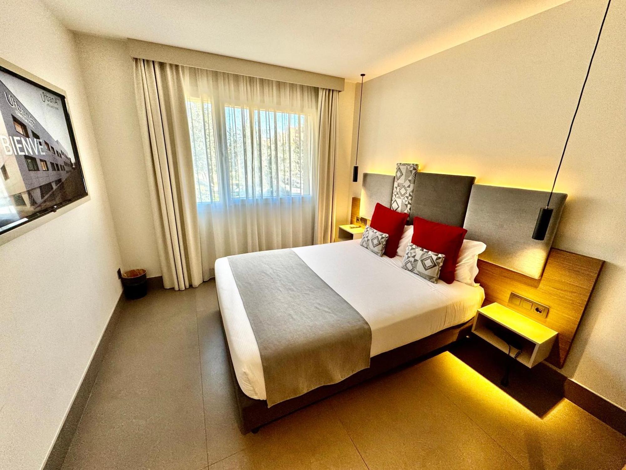 Urban A+++ Hotel Tres Cantos Kültér fotó
