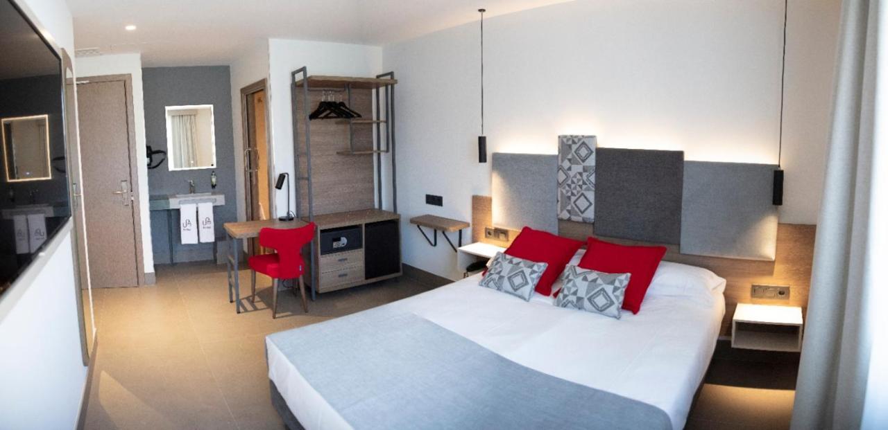 Urban A+++ Hotel Tres Cantos Kültér fotó